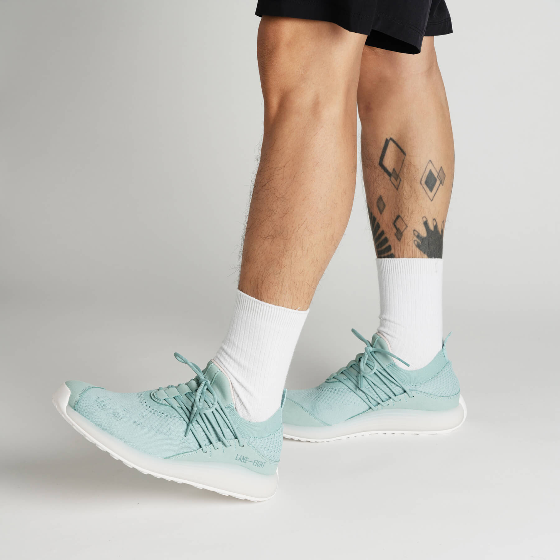LANEEIGHT-TRAINER-AD-1-Sage-MensOnFoot